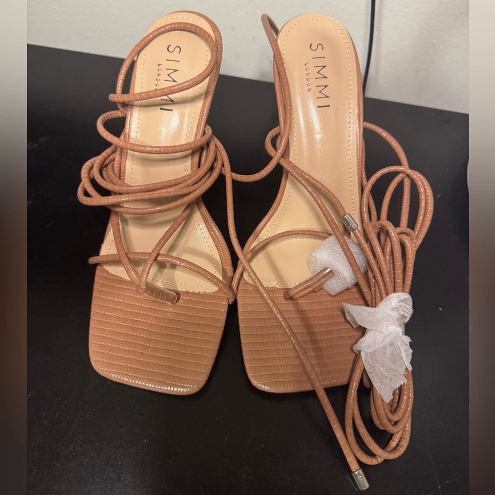 NWOT Simmi London Lace Up Heels